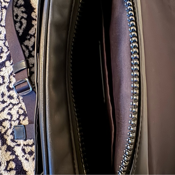 Coach Track Crossbody Bag Leather - Picture 4 of 7